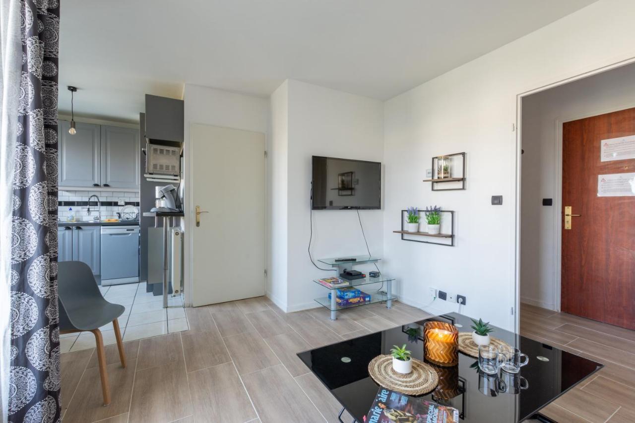 Family Travel Paris Apartment Bussy-Saint-Georges Exterior photo
